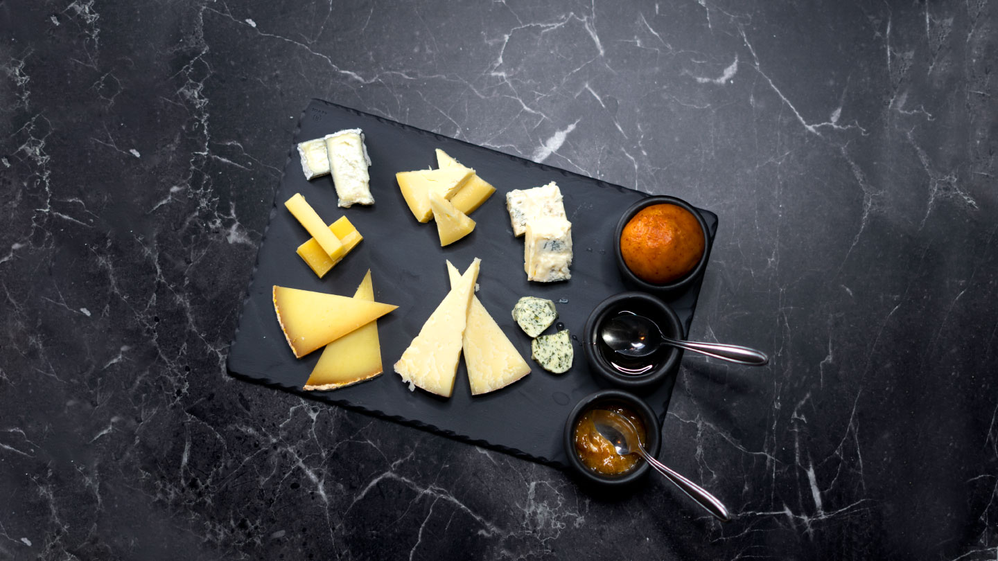 Tagliere di formaggi Italo francesi Origini restaurant italien Paris